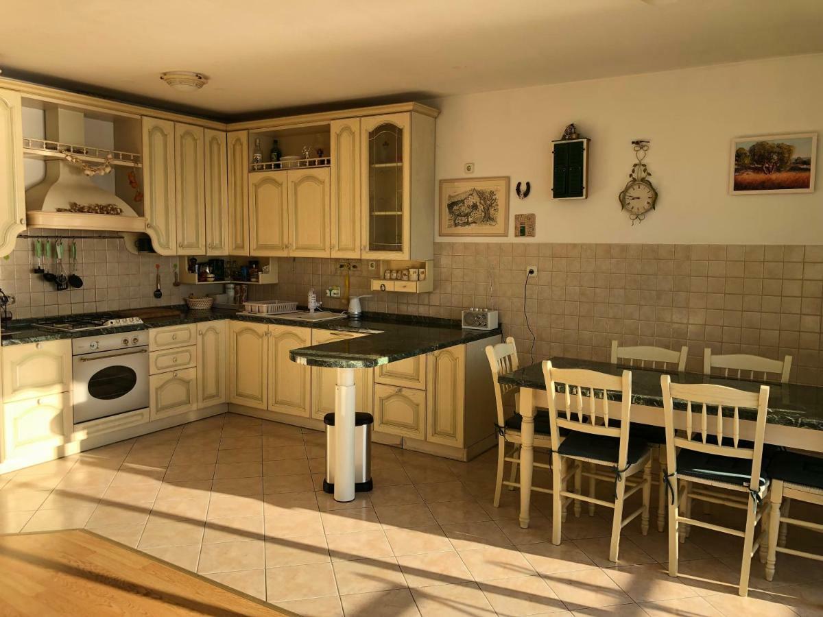 Apartment With A Magical View Сплит Екстериор снимка